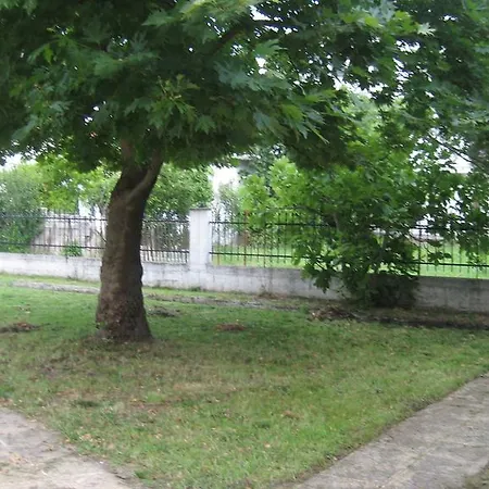 Διαμέρισμα St Paul And Peter's House *