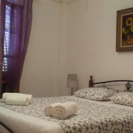 Διαμέρισμα St Paul And Peter's House *