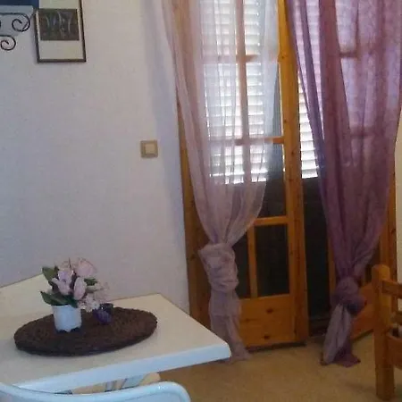 St Paul And Peter's House Διαμέρισμα