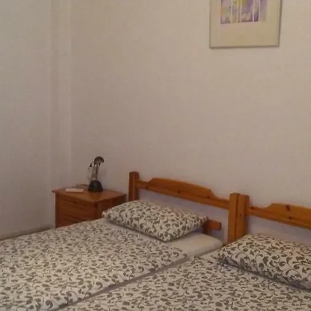 Διαμέρισμα St Paul And Peter's House *