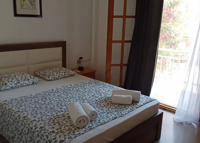St Paul And Peter's House Apartment *
