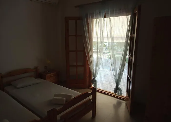 St Paul And Peter's House Apartment
