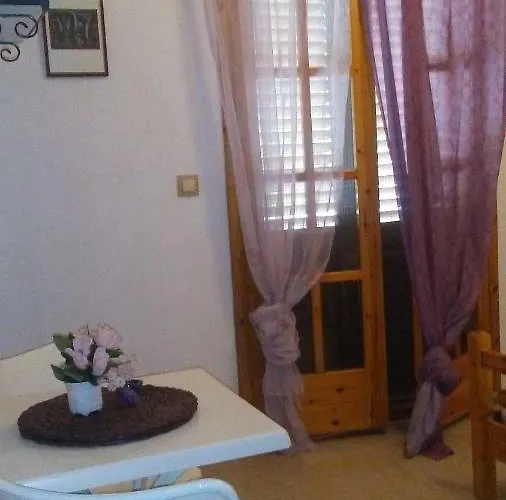 St Paul And Peter's House Apartment
