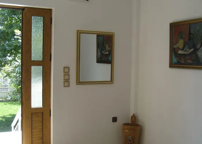 St Paul And Peter's House Apartment
